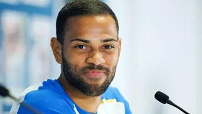 Fenerbahçe'nin yıldızının aklını çelmeye çalışıyorlar! 'Ne olur, bize gel' | Transfer itirafı 5 fenerbahcenin yildizinin aklini celmeye calisiyorlar ne olur bize gel transfer itirafi 3 YuYOFbE1
