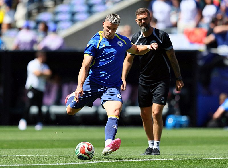 Fenerbahçe'ye transferde yeni Edin Dzeko: Ermedin Demirovic 3 fenerbahceye transferde yeni edin dzeko ermedin demirovic 1 NL69jEmi
