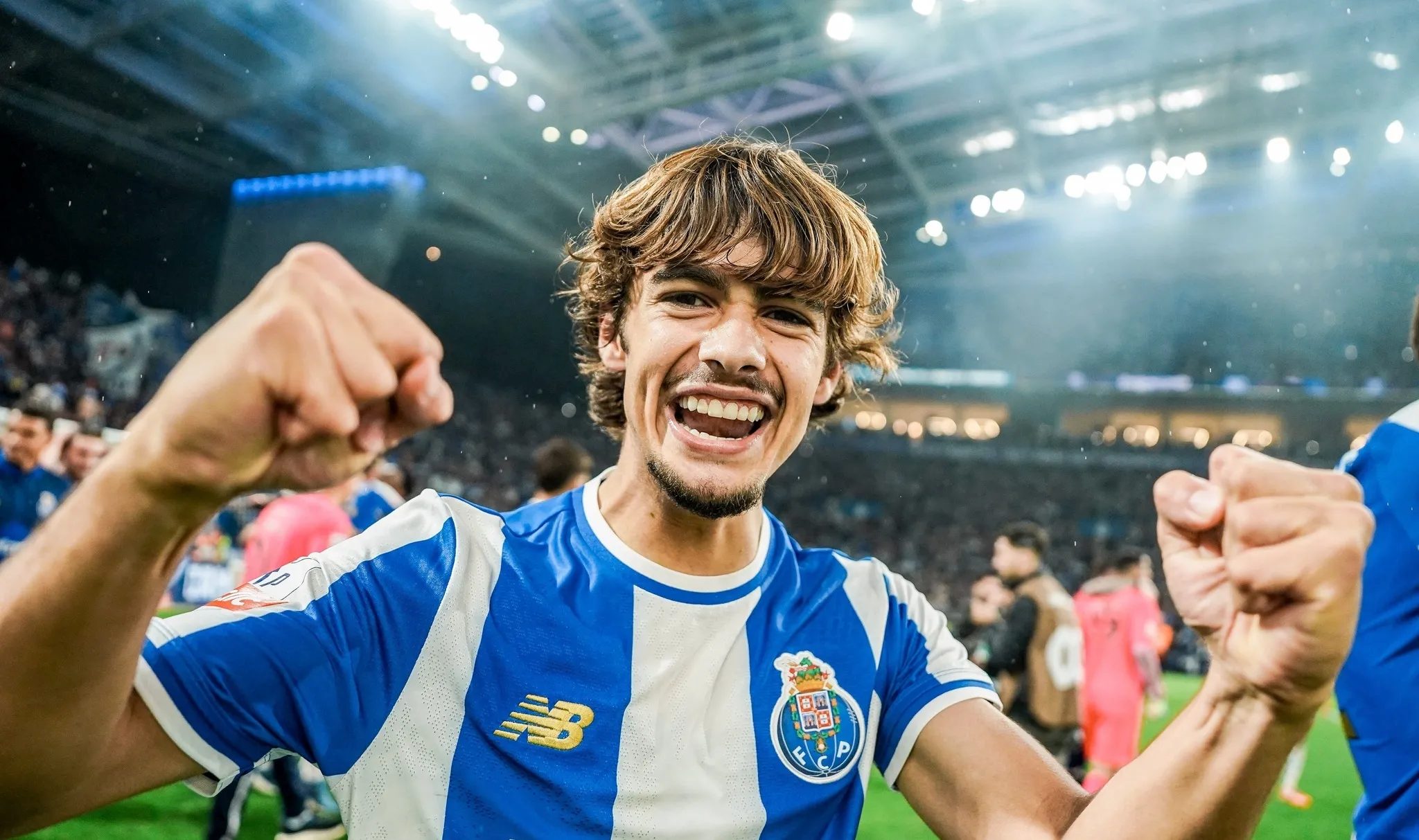 Francesco Farioli'den flaş Rodrigo Mora açıklaması: Bir oyuncu bana ayrılma ihtimalini sordu 2 francesco farioliden flas rodrigo mora aciklamasi bir oyuncu bana ayrilma ihtimalini sordu 0 kNylOcaH