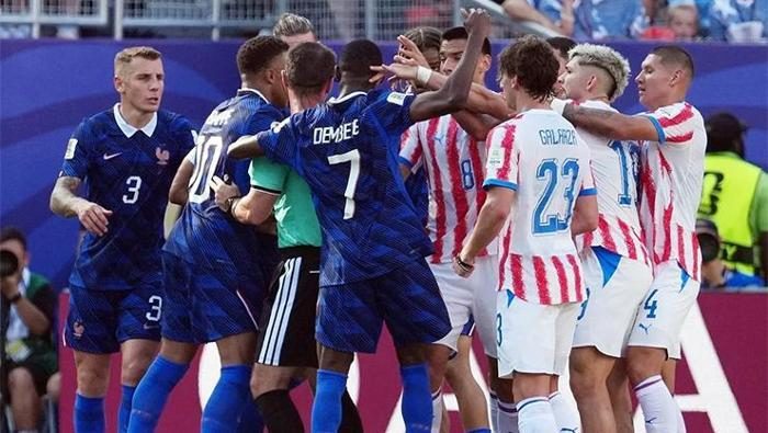fransa paraguay saha ringe dondu yumruk ve tekmeler havada ucustu mbappe cildirdi pislesmemiz gerekiyorsa pislesiriz 6CB9J9jg
