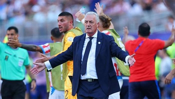 fransa paraguay saha ringe dondu yumruk ve tekmeler havada ucustu mbappe cildirdi pislesmemiz gerekiyorsa pislesiriz DP53vm35