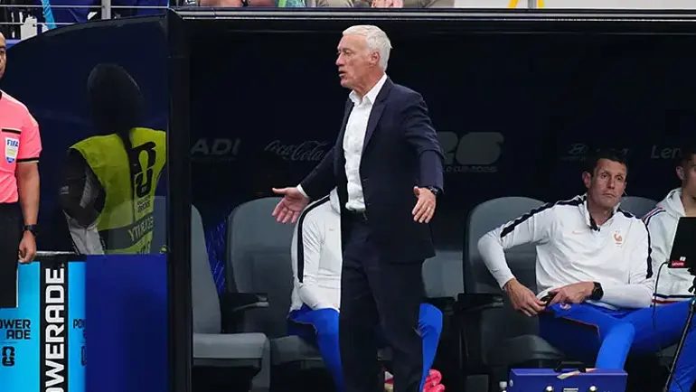 Fransa'da Didier Deschamps hakemlere yüklendi: 'Ağlayan biri üzere görünmek istemiyorum lakin...' 5 fransada didier deschamps hakemlere yuklendi aglayan biri uzere gorunmek istemiyorum lakin 3 wN5IGCVP