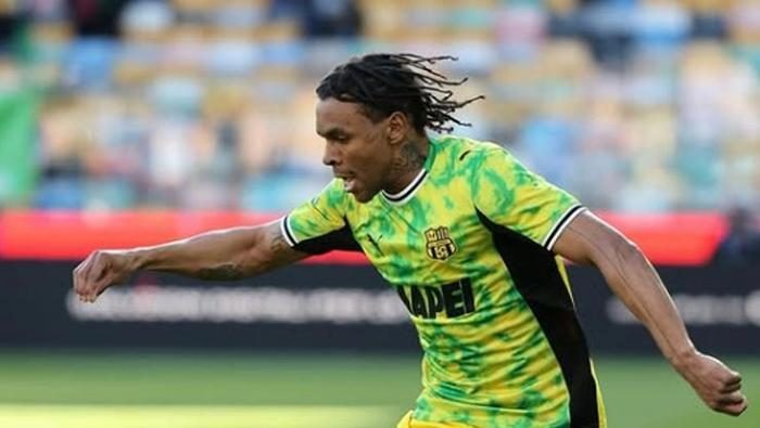 Fransız yıldız Beşiktaş'ı çok istiyor! Transfer için kulübüne rest çekti 2 fransiz yildiz besiktasi cok istiyor transfer icin kulubune rest cekti 0 WPHwNdWI