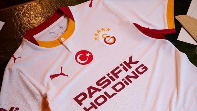 Galatasaray yeni dönem formalarını tanıttı! Dikkat çeken ayrıntı 6 galatasaray yeni donem formalarini tanitti dikkat ceken ayrinti 4 TdW27Jas