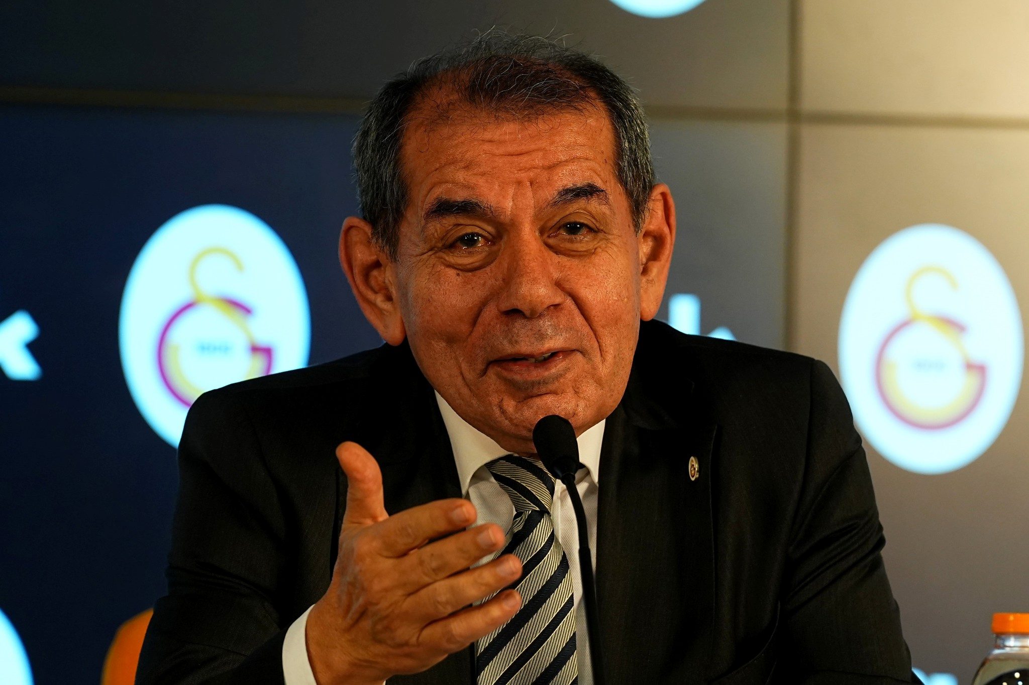 Galatasaray yıldız ismin transferi için el sıkıştı! Maaşını bile duyurdular 2 galatasaray yildiz ismin transferi icin el sikisti maasini bile duyurdular 0 NkmMQf9O
