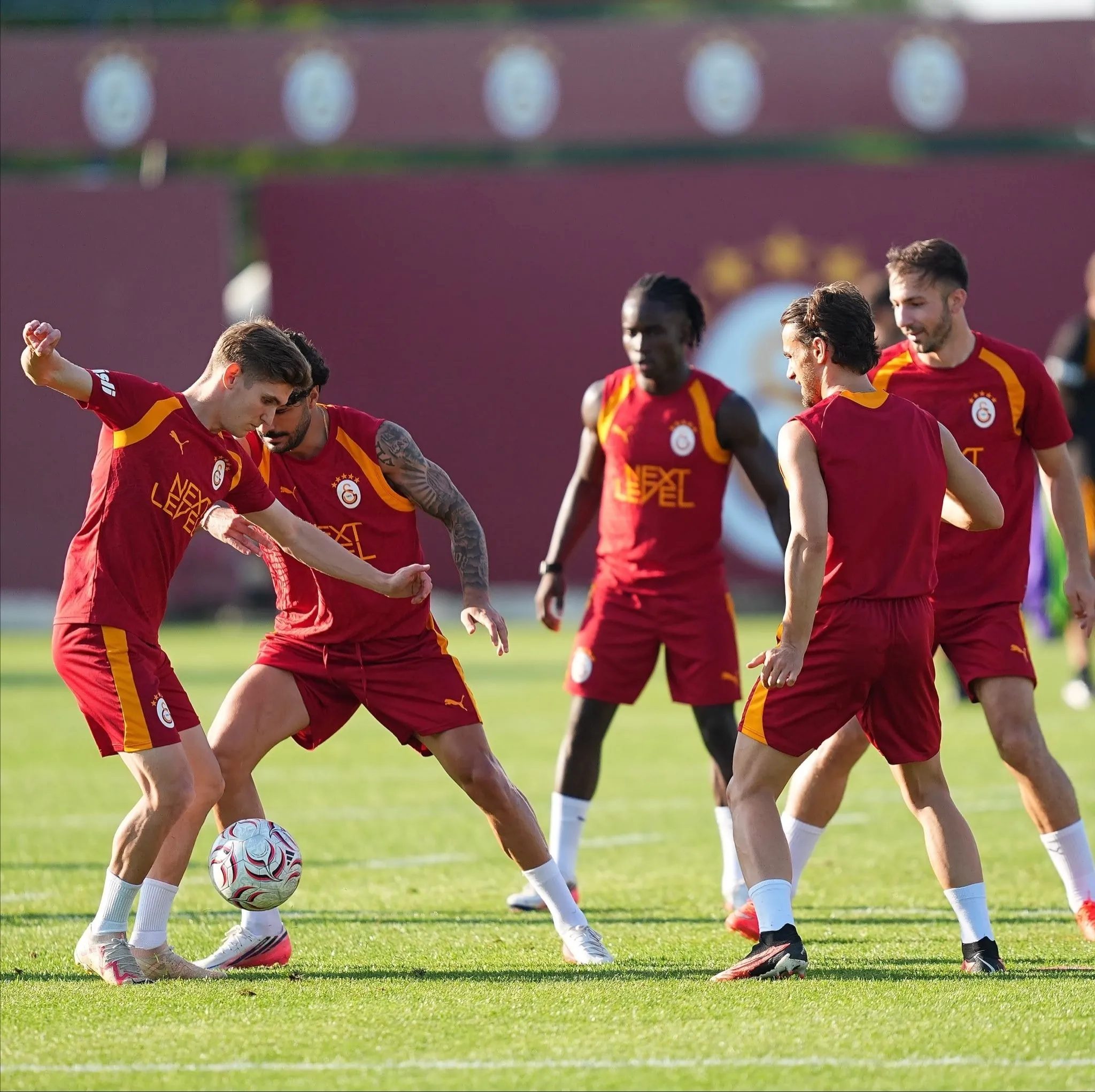 Galatasaray'a yeni 10 numara adayı! Can Uzun, Batrakov ve Mora beklenirken... 2 galatasaraya yeni 10 numara adayi can uzun batrakov ve mora beklenirken 0 Z3qN7aXG