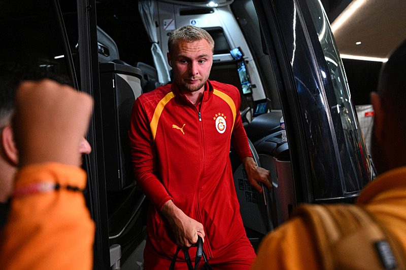 galatasarayda 104 depremi 2 oyuncuyla yollar ayrilacak 6