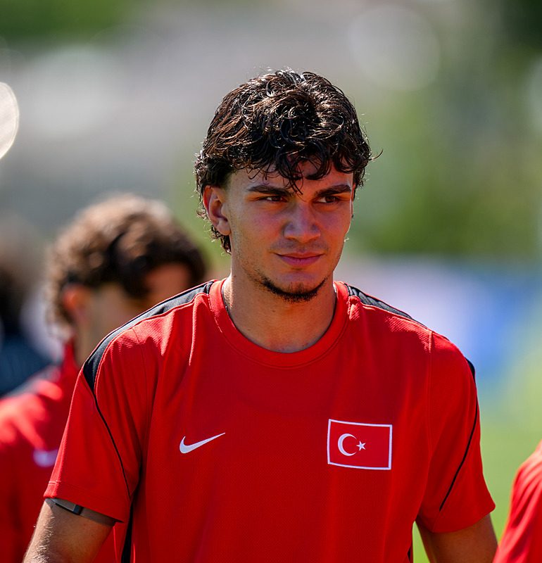 Galatasaray'da 2 imza birden! Cimbom transferdeki suskunluğunu bozuyor 12 galatasarayda 2 imza birden cimbom transferdeki suskunlugunu bozuyor 10