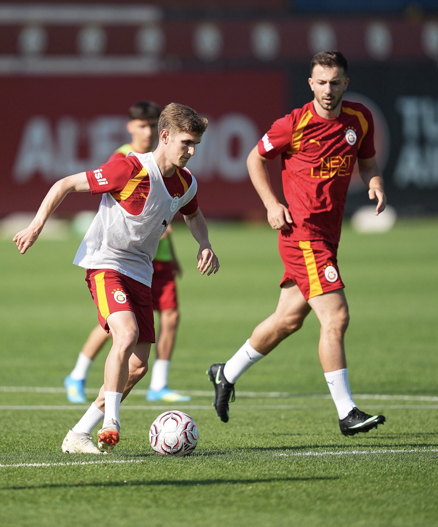galatasarayda elias jelerte surpriz talip okan burukun karari 8 NgQyJweE