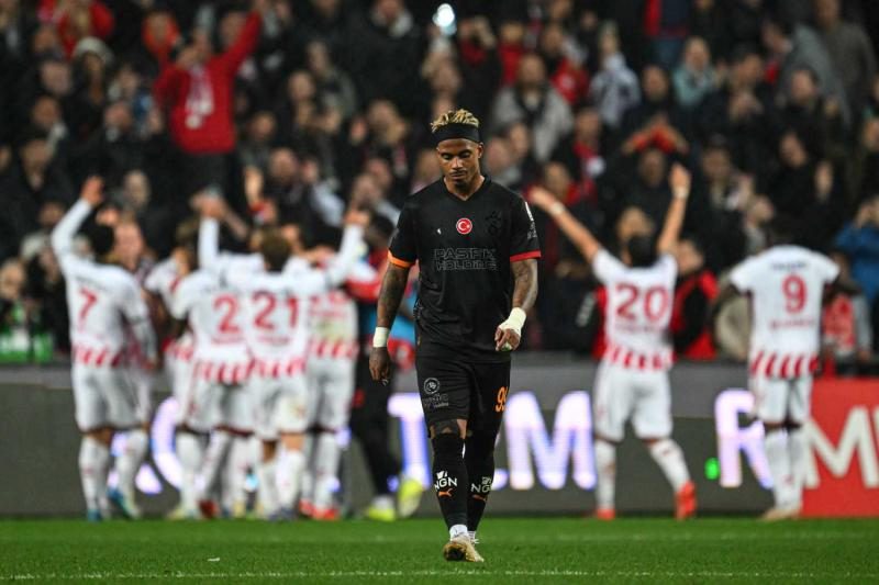 Galatasaray'da Mario Lemina krizi! O talebi yüzünden... 3 galatasarayda mario lemina krizi o talebi yuzunden 1 PSOSPml8