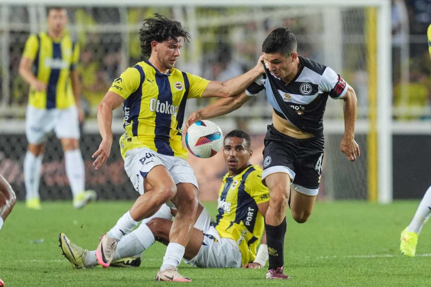 Galatasarayd'a Singo'nun alternatifi İsviçre'den! U23 kontenjanına uygun 8 galatasarayda singonun alternatifi isvicreden u23 kontenjanina uygun 6