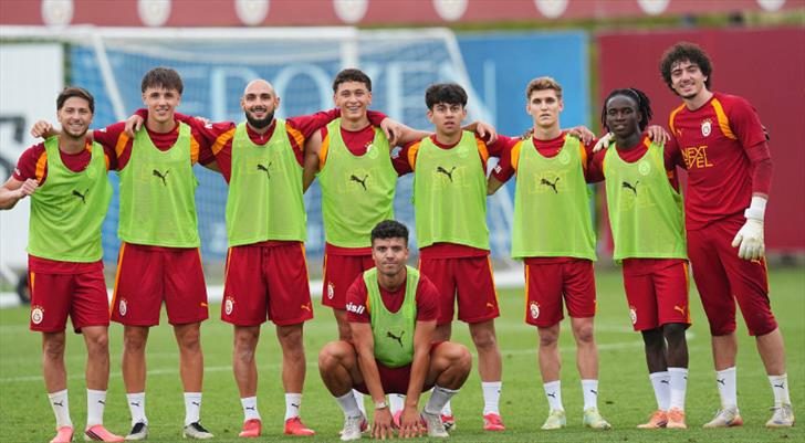 Galatasaray'da yeni sezon hazırlıklarına devam edildi 1 galatasarayda yeni sezon hazirliklarina devam edildi V5mAbruC