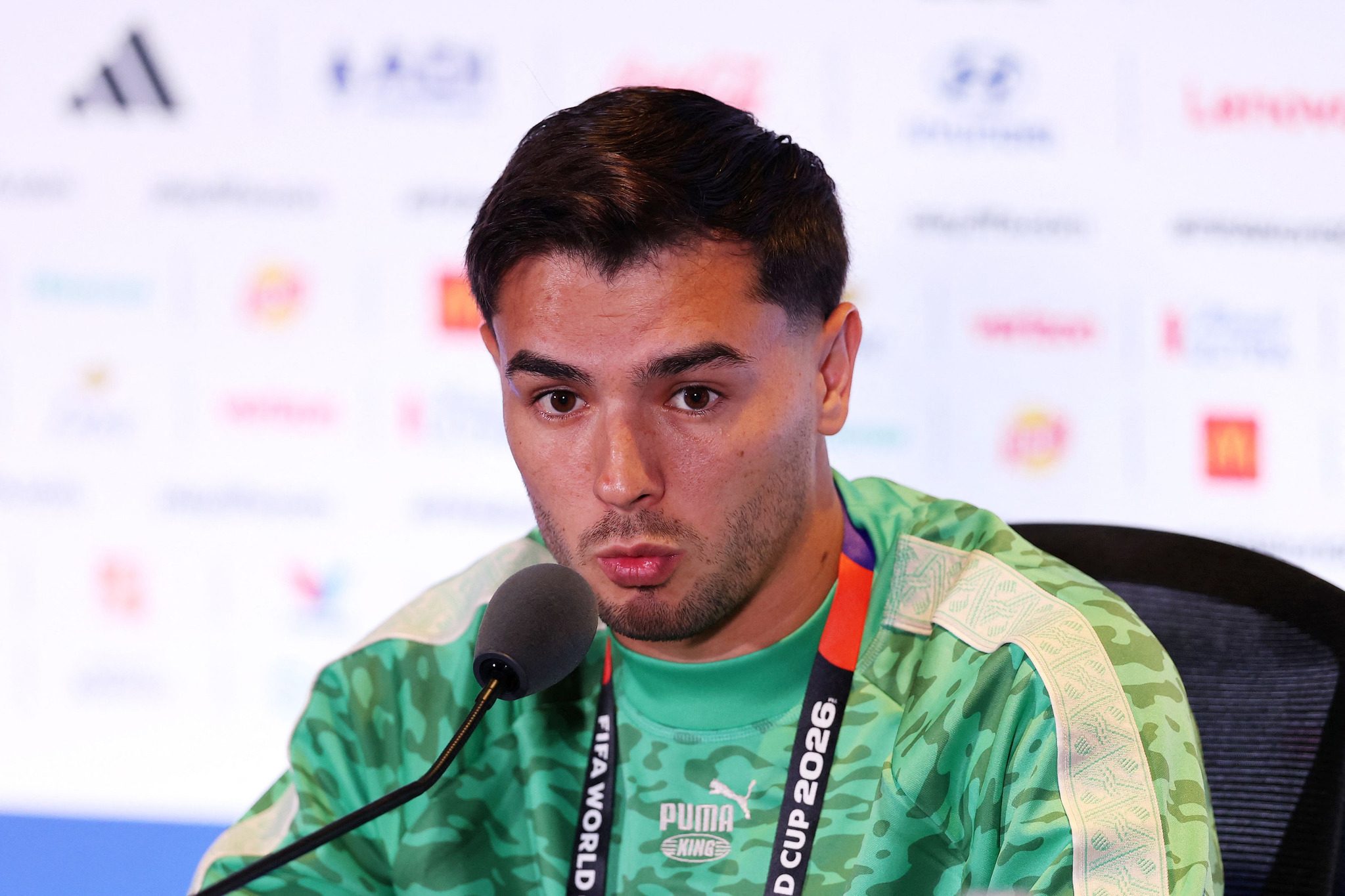 Galatasaray'dan Fenerbahçe'ye yılın transfer çalımı! Menajeriyle ön görüşme yapıldı 9 galatasaraydan fenerbahceye yilin transfer calimi menajeriyle on gorusme yapildi 7 kqCceZOp