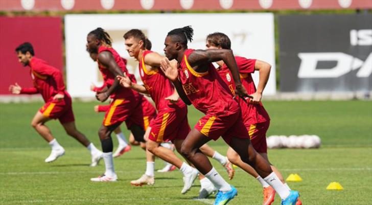Galatasaray'ın Erzurumspor FK maçı kamp kadrosu belli oldu! 1 galatasarayin erzurumspor fk maci kamp kadrosu belli oldu KT6jayDW