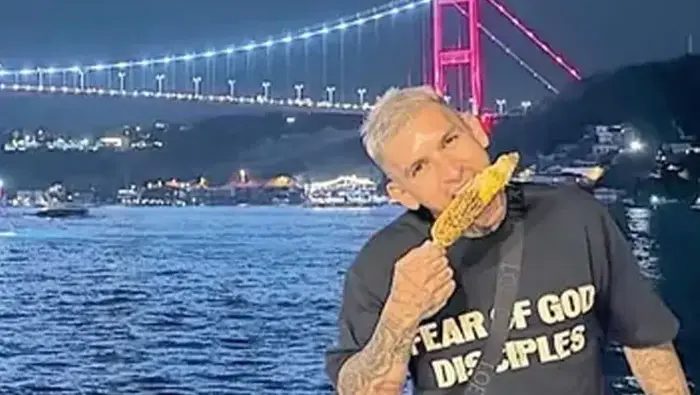 Galatasaray'ın yıldızı Lucas Torreira Boğaz'da! Fotoğrafı gündem oldu 4 galatasarayin yildizi lucas torreira bogazda fotografi gundem oldu 2 q7jvvwVG