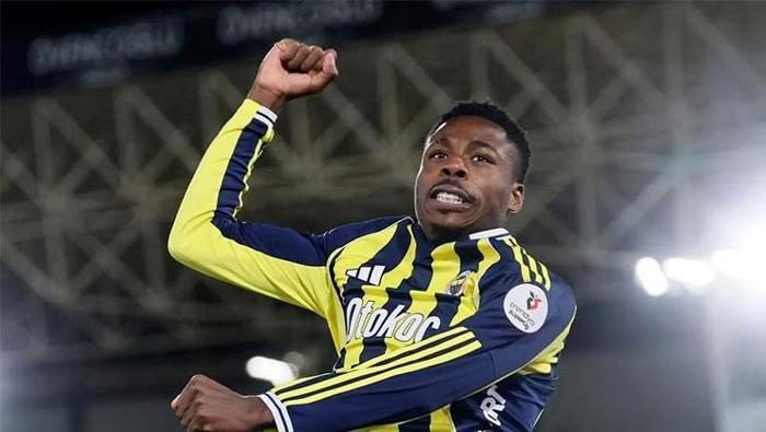 Geldiği üzere gidiyor! Fenerbahçe'nin yıldızına İngiltere'den talip çıktı 4 geldigi uzere gidiyor fenerbahcenin yildizina ingiltereden talip cikti 2 NcNEsmDE