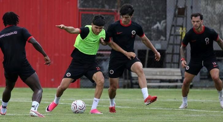 Gençlerbirliği'nde Fenerbahçe mesaisi başladı 1 genclerbirliginde fenerbahce mesaisi basladi