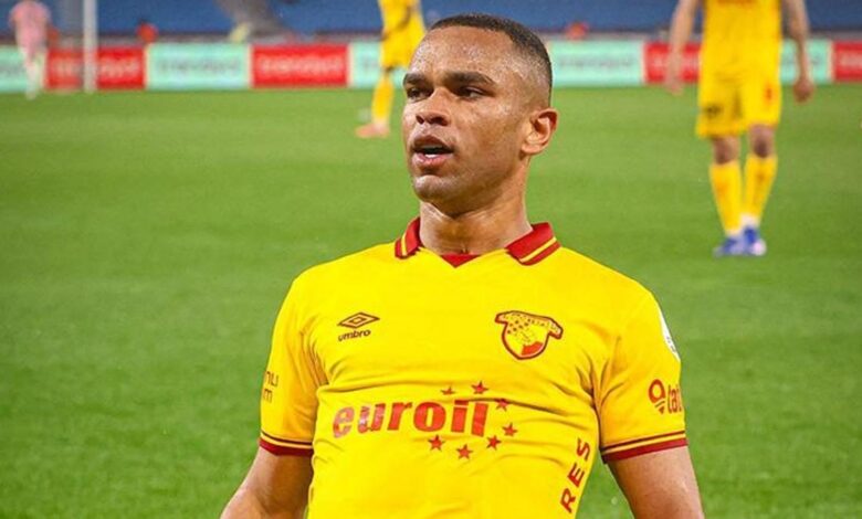 Göztepe Juan ve Dennis'i saklıyor 1 goztepe juan ve dennisi sakliyor j7pXQPdS