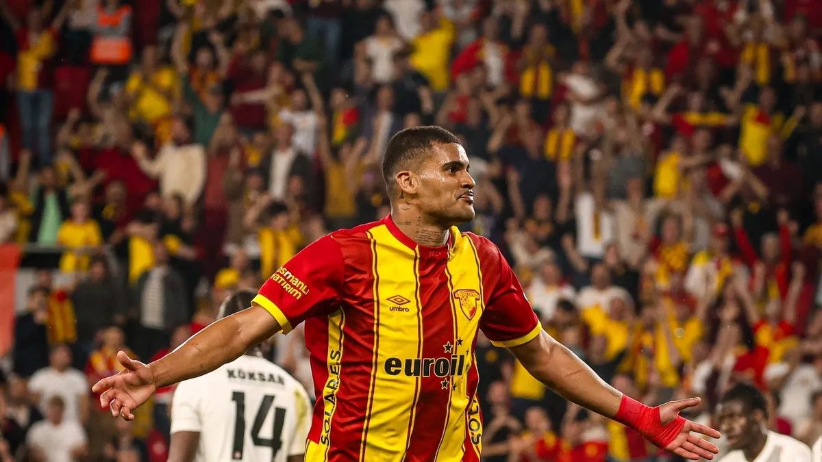 Göztepe Santos'u Partizan'a kiraladı! 13 goztepe santosu partizana kiraladi dn1dWjG5