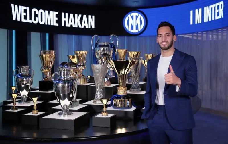 Hakan Çalhanoğlu'ndan transfer itirafı! Fenerbahçe ve Galatasaray... 9 hakan calhanoglundan transfer itirafi fenerbahce ve galatasaray 7 TU91kGMP