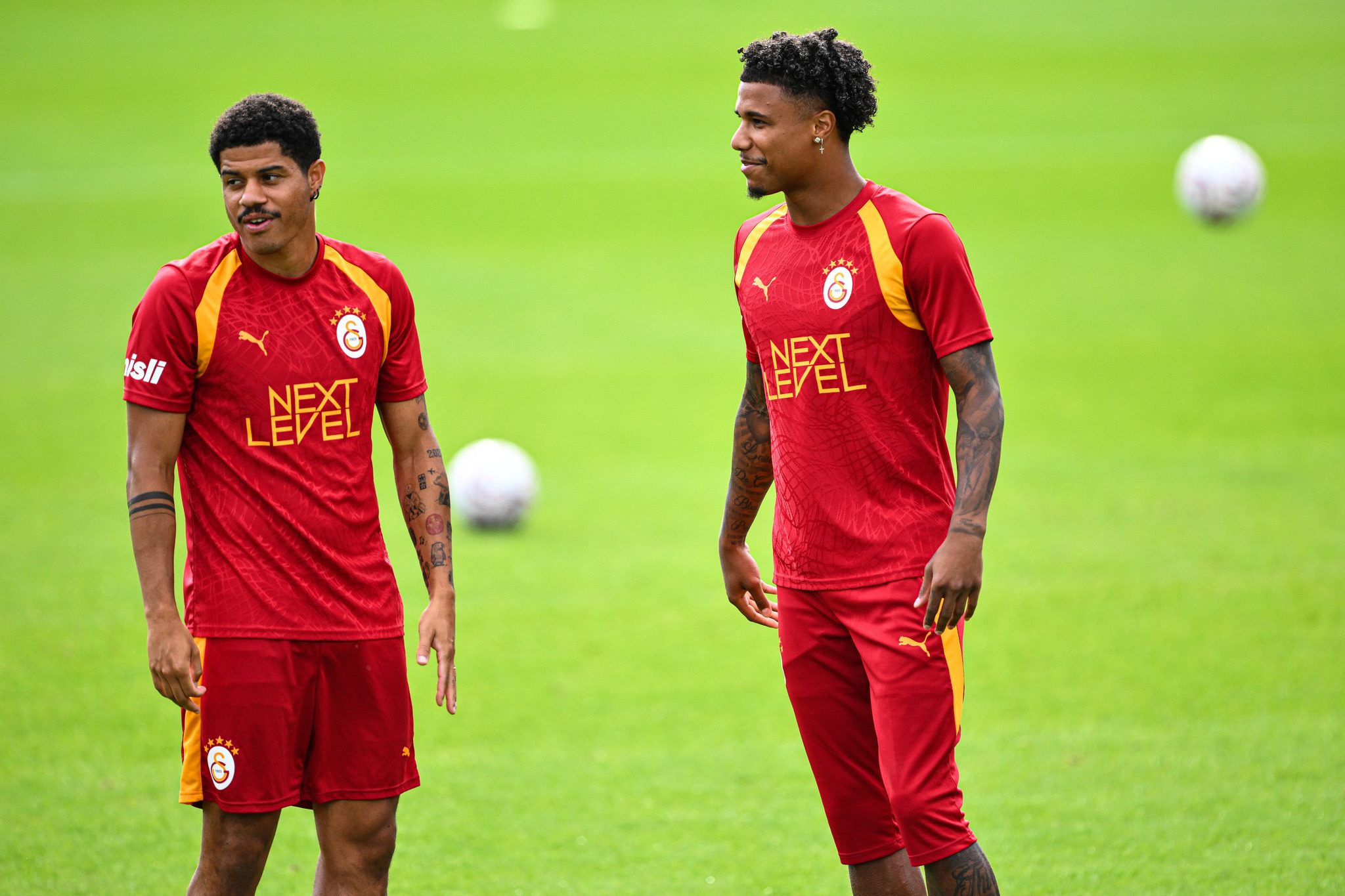 ingilizler transferde son durumu duyurdu galatasaray ve tijjani reijnders 5 lCmqTF46