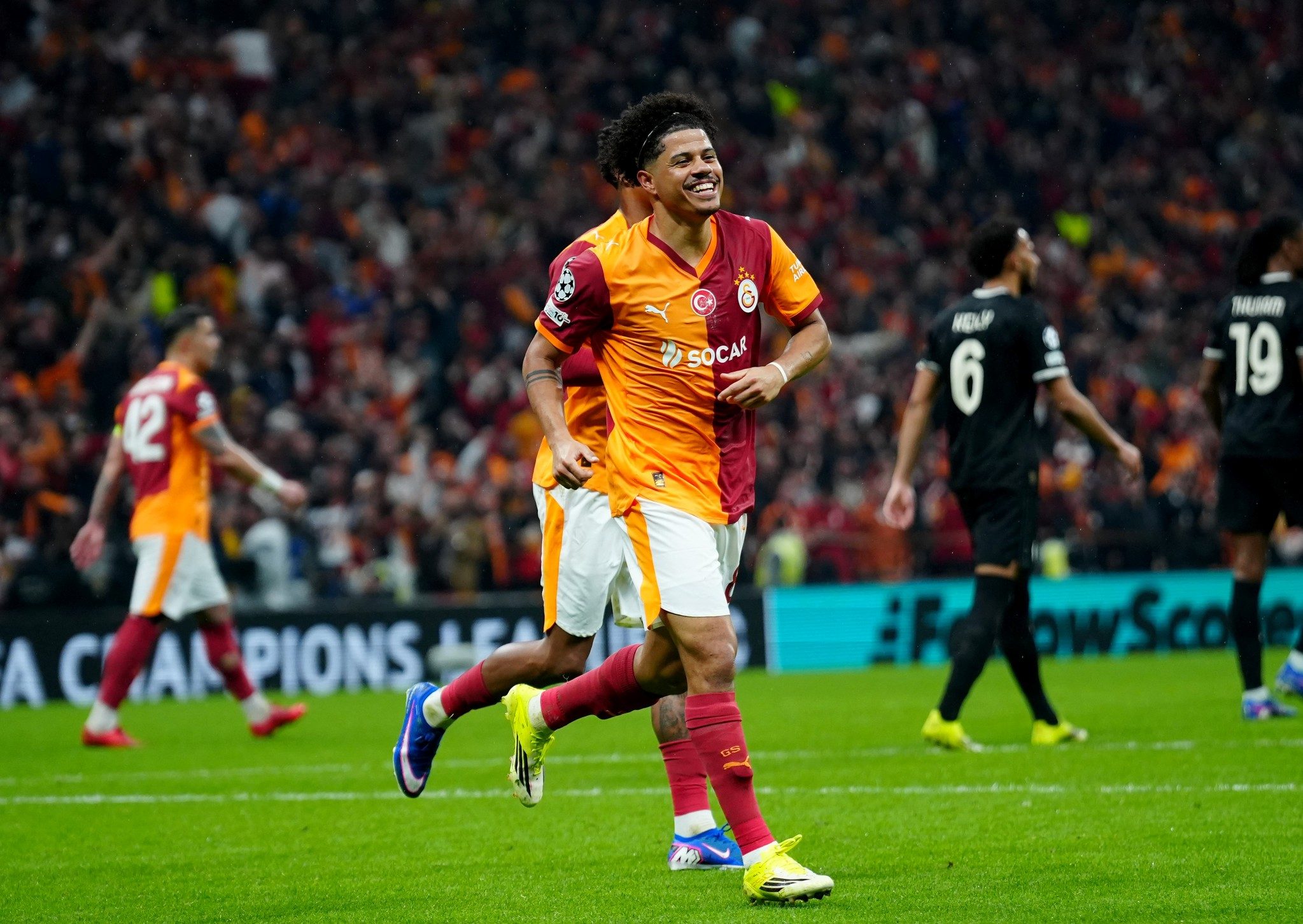 ingilizler transferde son durumu duyurdu galatasaray ve tijjani reijnders 7