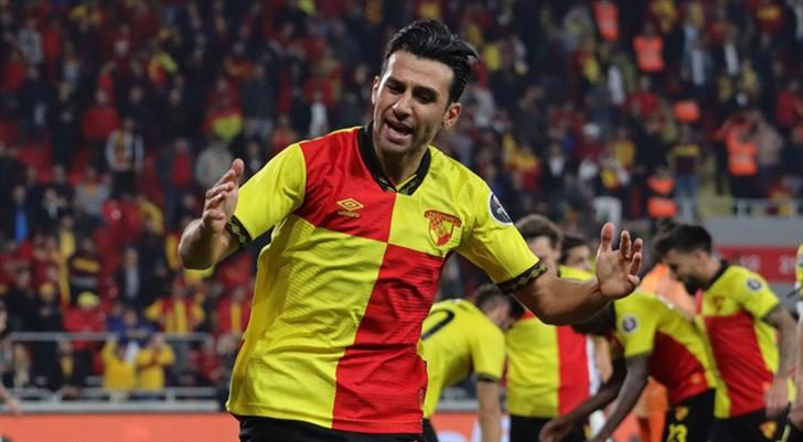 İsmail Köybaşı futbolu bıraktı! 1 ismail koybasi futbolu birakti