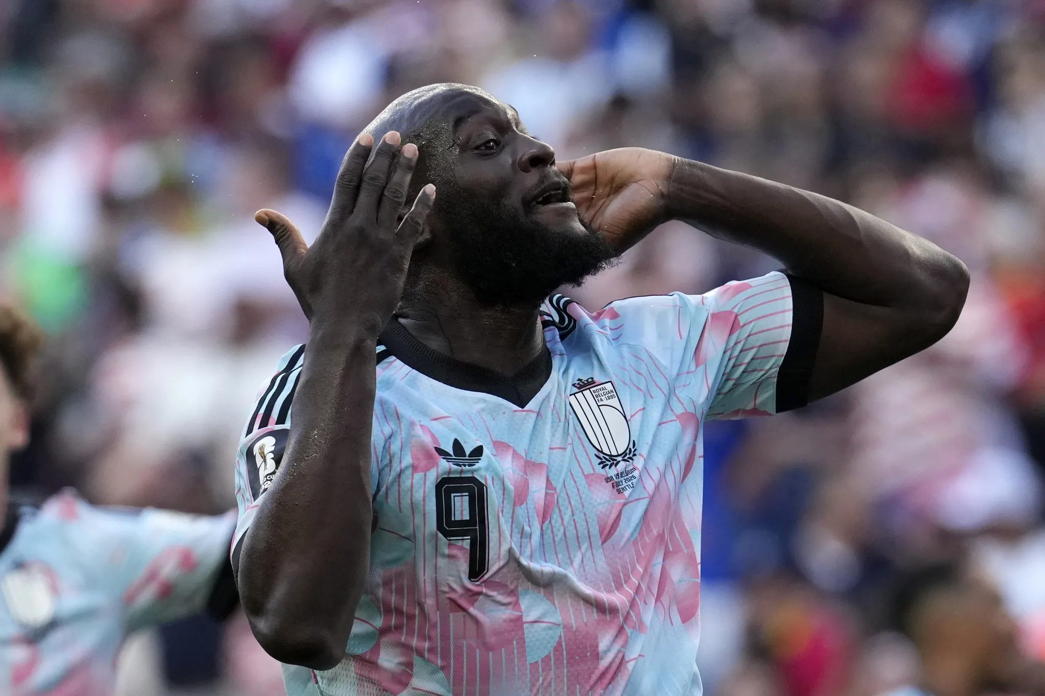 iste aziz yildirim ve romelu lukaku arasindaki gorusmenin detaylari 8