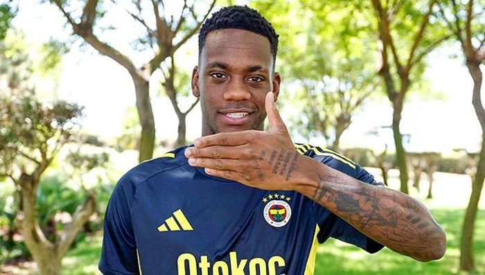 Jhon Duran resmi imzaya kaldı! Galatasaray'dan haber bekliyor 2 jhon duran resmi imzaya kaldi galatasaraydan haber bekliyor 0 qWGb5juW