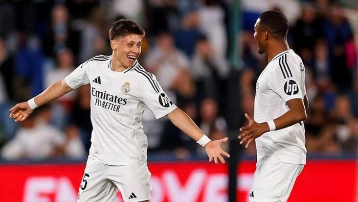 Jose Mournho'nun yeni Mesut Özil'i: Arda Güler! İspanyollar planı duyurdu 2 jose mournhonun yeni mesut ozili arda guler ispanyollar plani duyurdu 0 LyWRh3Pf