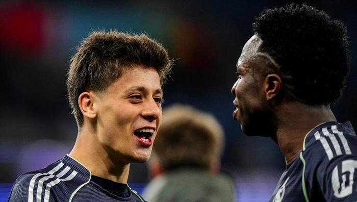 Jose Mournho'nun yeni Mesut Özil'i: Arda Güler! İspanyollar planı duyurdu 6 jose mournhonun yeni mesut ozili arda guler ispanyollar plani duyurdu 4 kgU7HXH8