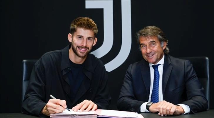 juventus yeni kalecisini resmen acikladi SKZmPzwM