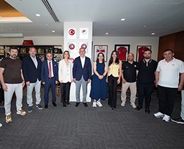Kadın Süper Lig Kulüpler Birliği Derneği'nden, Başkan Hacıosmanoğlu'na Ziyaret 2 kadin super lig kulupler birligi derneginden baskan haciosmanogluna ziyaret 0 dmBg3B9i