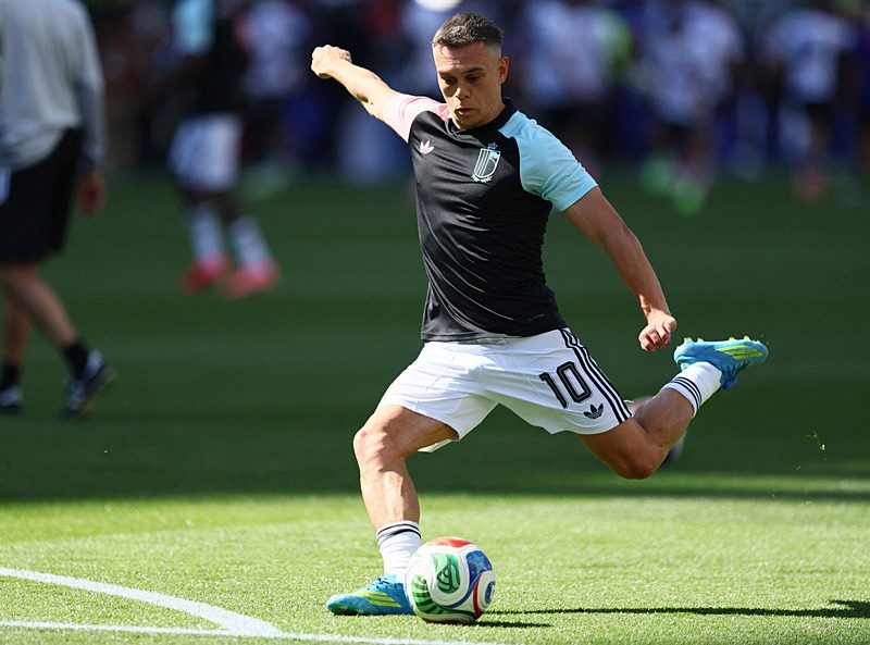 Leandro Trossard'ın menajerinden Fenerbahçe açıklaması! 10 leandro trossardin menajerinden fenerbahce aciklamasi 8 53Y5ssIT