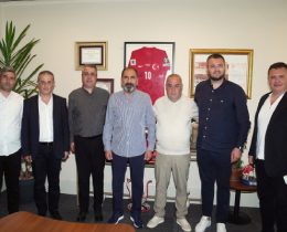 Levent Şahin'den TFF Başkan Vekili Mecnun Otyakmaz ve Murat Şahin'e Ziyaret 2 levent sahinden tff baskan vekili mecnun otyakmaz ve murat sahine ziyaret 0 QmSSw64M