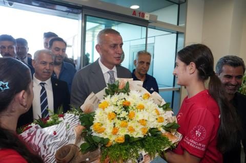 Lider Hacıosmanoğlu, Amed Sportif Faaliyetler - Erzurumspor FK Maçını İzledi 9 lider haciosmanoglu amed sportif faaliyetler erzurumspor fk macini izledi 7 fqBdvdrF