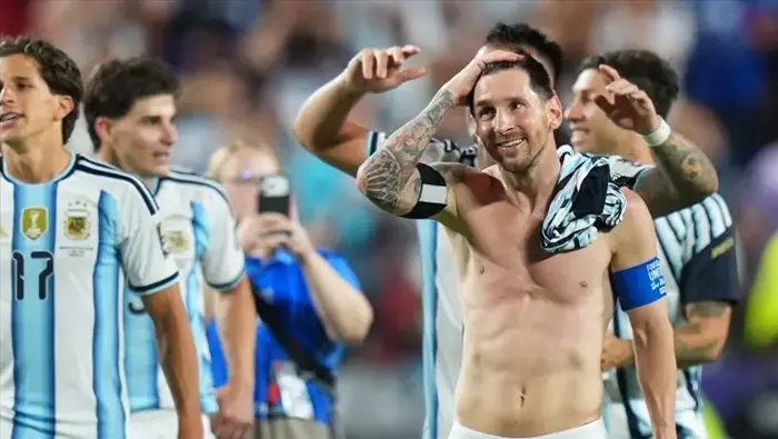 Messi'den hakeme olay tepki! 'Benimle düzgün konuş, saygılı davran' 2 messiden hakeme olay tepki benimle duzgun konus saygili davran 0 Pkss8U1i