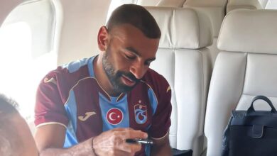 mohamed salah bordo mavili taraftarlara bu turlu seslendi bize her yer trabzon 3q9PdsMR