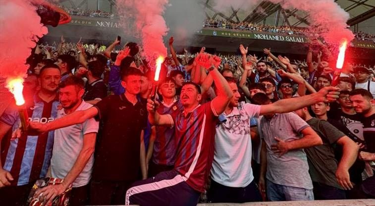 Mohamed Salah için imza töreni düzenleniyor 1 mohamed salah icin imza toreni duzenleniyor d1Rmmiuj