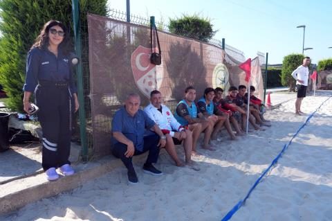 Murat Şahin, Plaj Futbolu Millî Takımımızın Antrenmanını Ziyaret Etti 4 murat sahin plaj futbolu mill takimimizin antrenmanini ziyaret etti 2 XG3aWZcD