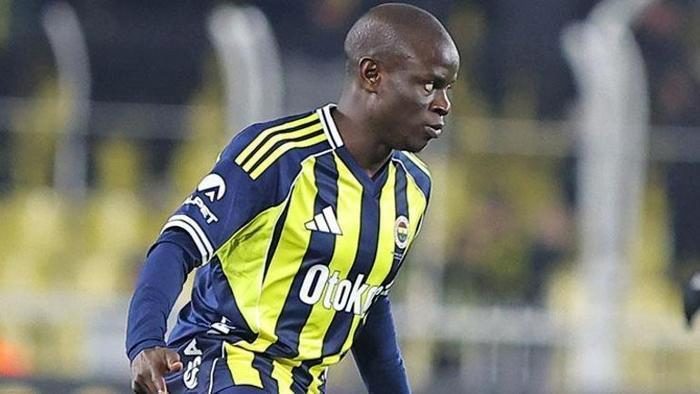N'Golo Kante, Aziz Yıldırım'ı küplere bindirdi! Yollar ayrılabilir... 3 ngolo kante aziz yildirimi kuplere bindirdi yollar ayrilabilir 1 pDkYnW77
