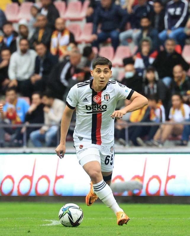 Okan Buruk, transferde Beşiktaş'ın eski yıldızını gözüne kestirdi! 10 okan buruk transferde besiktasin eski yildizini gozune kestirdi 8 33a1BQAg