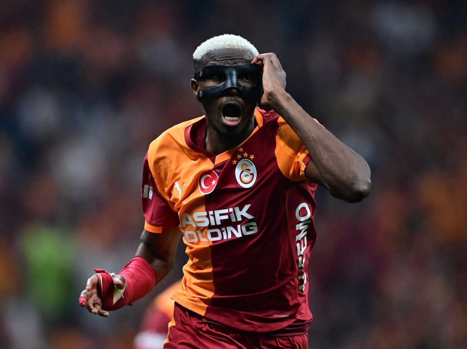 osimhen transferinde galatasaraylilara mujdeli haber manchester united talip olmustu ancak 4