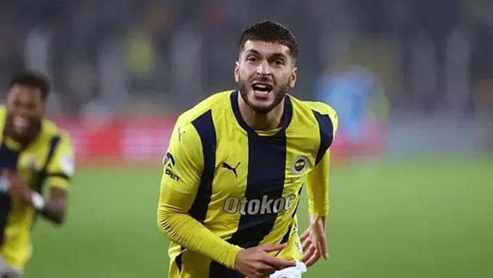 ÖZEL | Beşiktaş ve Trabzonspor istiyordu! Fenerbahçe'de Oğuz Aydın transferde kararını verdi 3 ozel besiktas ve trabzonspor istiyordu fenerbahcede oguz aydin transferde kararini verdi 1 LITHLnyI