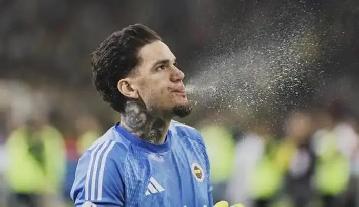 Problem büyük: Aziz Yıldırım şahsen devreye girdi! Ederson görüşme odasına 4 problem buyuk aziz yildirim sahsen devreye girdi ederson gorusme odasina 2