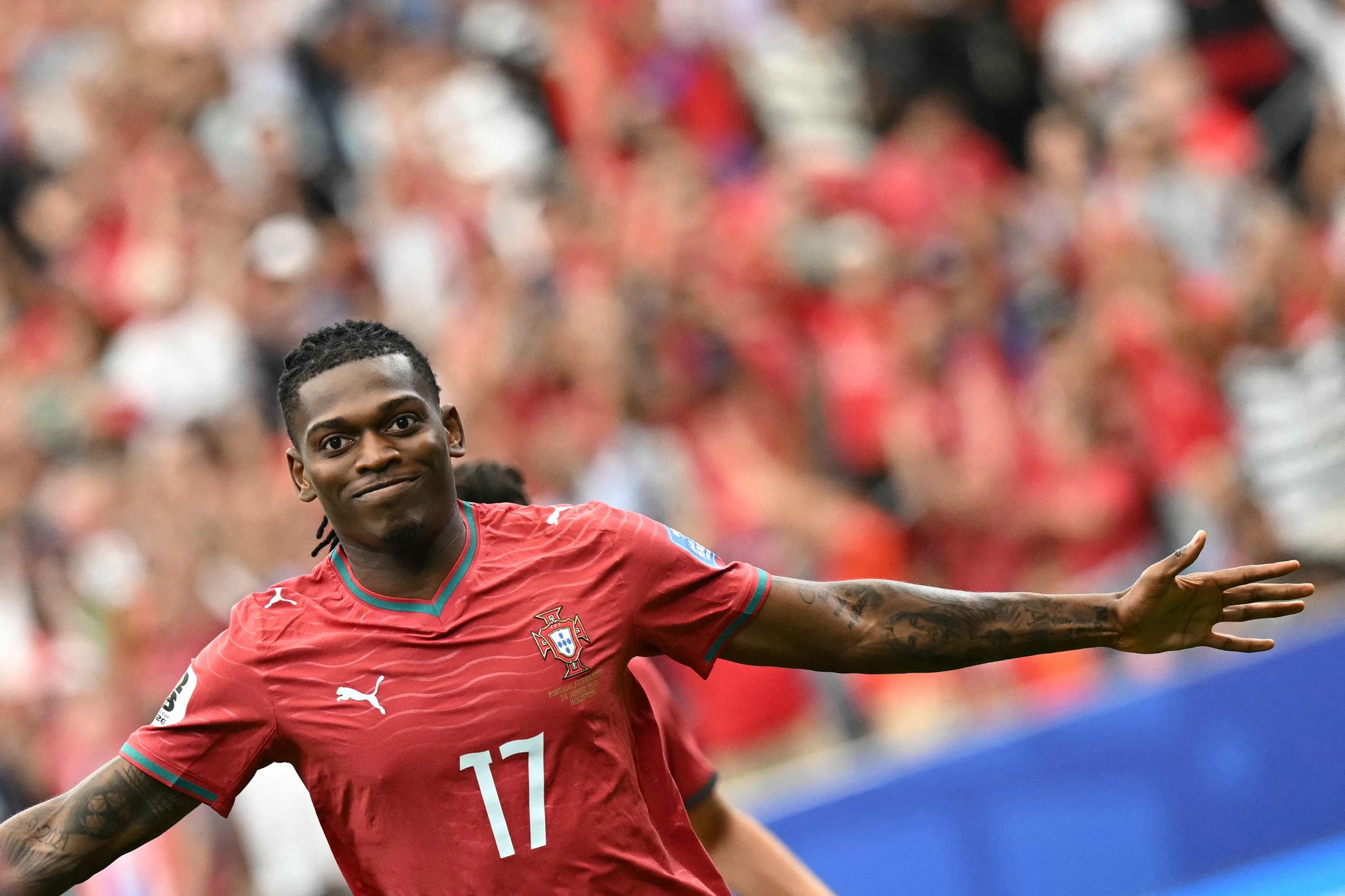 Rafael Leao'nun Galatasaray'a gelmesi için tek kaide muhakkak oldu! Milan Lideri... 6 rafael leaonun galatasaraya gelmesi icin tek kaide muhakkak oldu milan lideri 4