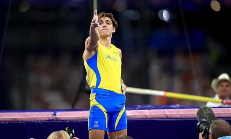 Rekorların adamı Armand Duplantis'ten Yusuf Dikeç pozu! 1 rekorlarin adami armand duplantisten yusuf dikec pozu 6eHXerK9