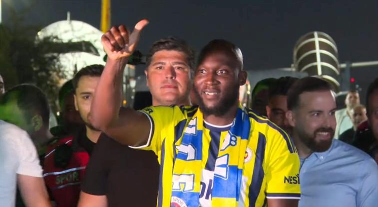 romelu lukaku fenerbahce icin istanbulda iste ilk goruntuler DcPjkdq4