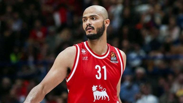Shavon Shields resmen Fenerbahçe'de! Deneyimli forvetten 2 yıllık imza 2 shavon shields resmen fenerbahcede deneyimli forvetten 2 yillik imza 0 FRUlMym7