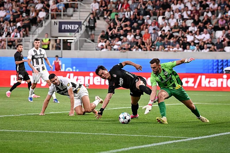 Spor müelliflerinden Hradec Kralove-Beşiktaş maçı yorumları: O bölgeye çok daha güzeli alınmalı! 9 spor muelliflerinden hradec kralove besiktas maci yorumlari o bolgeye cok daha guzeli alinmali 7 OTg2GOwN